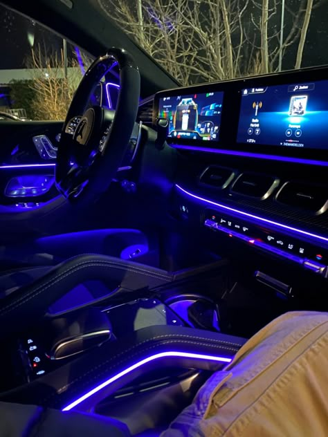 Luxury Car Interior Design, Benz Suv, Audi Interior, Dream Cars Mercedes, Car Deco, Luxury Car Interior, Car Goals, Luxury Lifestyle Dreams, Super Luxury Cars