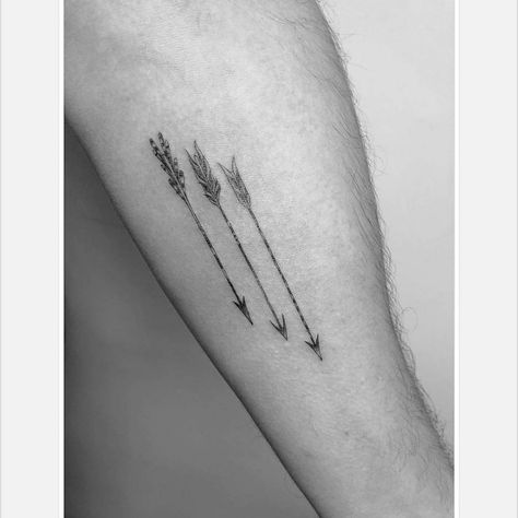 3 Arrow Tattoos For Women, 2004 Tattoo Design, 3 Arrow Tattoo, Mens Arrow Tattoo, Arrow Forearm Tattoo, Winter Tags, Arrow Tattoos For Women, Arrow Tattoo Design, Single Needle Tattoo