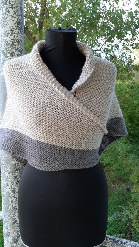 Sontag Shawl, Outlander Shawl, Crochet Cape Pattern, Outlander Knitting, Shawl Design, Outlander Costumes, Yarn Shawl, Wedding Shawls, Outlander Claire