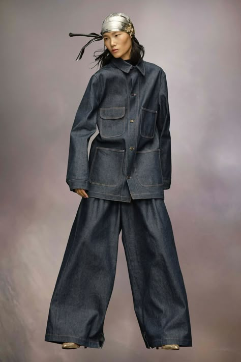 Winter Fashion Show, Denim Bar, Uma Wang, Denim Set, Blue Jean Outfits, Jean Outfit, Mode Kimono, Resort Look, Denim Suit