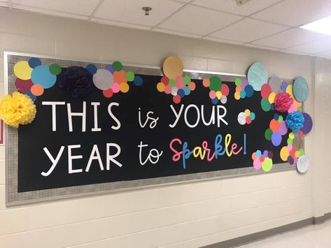 School Counselor Bulletin Boards Welcome, Preschool Hallway Decor, 2nd Grade Bulletin Board Ideas Hallways, Back To School Bulletin Boards Middle, Welcome Back Bulletin Boards Elementary, Welcome Preschool, Welcome Back To School Bulletin Boards, School Hallway Decorations, Counseling Bulletin Boards