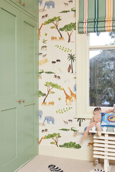 All of the kids' bedroom designs are a visual feast in this London family home, from the rainbow-flecked carpets right up to the painted ceilings. Boys Bedroom Wallpaper, Playing Room, Painted Ceilings, Safari Room, London Kids, Playroom Wallpaper, Nursery Rooms, London Family, Toddler Boys Room