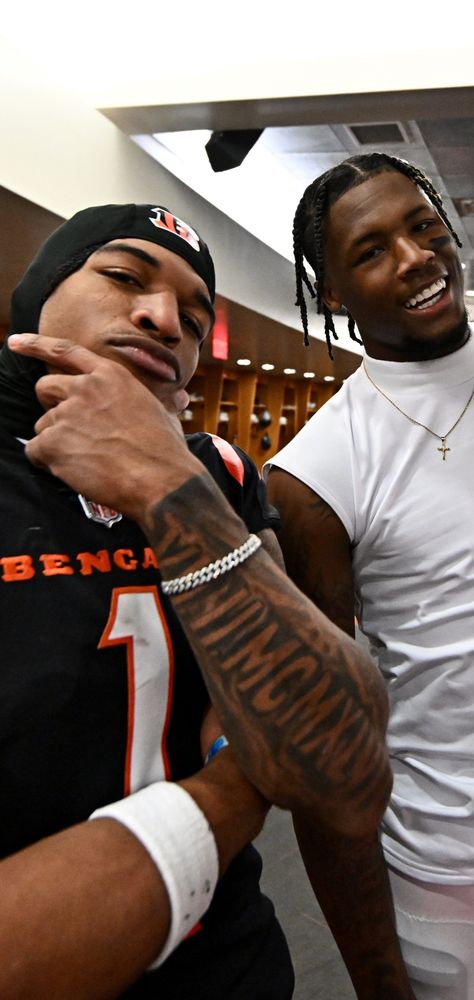 Ja'marr Chase & Tee Higgins Jamarr Chase Tattoos, Tee Higgins Bengals, Jamar Chase And Tee Higgins, Tee Higgins Wallpaper, Ja’marr Chase, Jamarr Chase Wallpaper, Jamar Chase, Jamarr Chase, Ja Morant Style