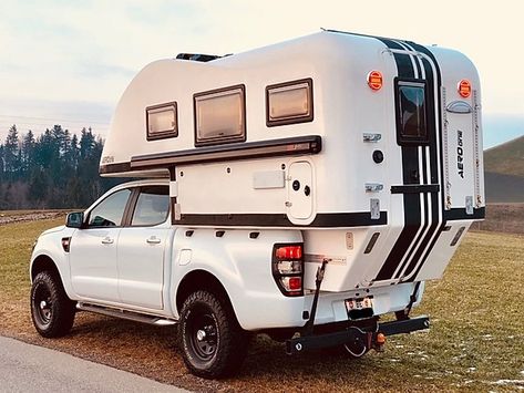 Hilux Camper, Fiberglass Camper, Camper Tops, Camping Diy, Pickup Camper, Truck Bed Camping, Off Road Camper Trailer, Slide In Camper, Rv Truck