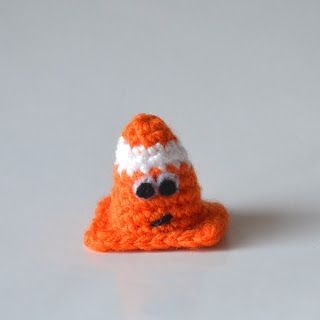 Crochet Traffic Cone, Crochet Cars, Crochet Pets, Yarn Organization, Traffic Cone, Handmade Soft Toys, Pillow Ideas, Crochet Goodies, Crochet Animal