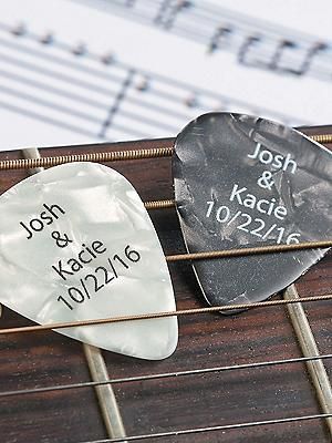 Personalized guitar picks for wedding favors. Guitar Wedding, Simple Wedding Favors, Guitar Picks Personalized, Music Themed Wedding, Creative Wedding Favors, Inexpensive Wedding Favors, Edible Wedding Favors, Elegant Wedding Favors, Gift Favors