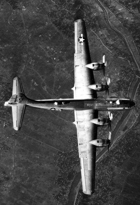 Boeing B-29 Stratofortress     (this was one of my Fathers favorite war planes F4u Corsair, Air Planes, Wwii Plane, Military Airplane, Aircraft Photos, Ww2 Planes, Vintage Aviation, Motor Bikes, Wwii Aircraft