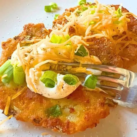 Best Leftover Mashed Potato Pancakes Recipe - Wondering what to do with leftover mashed potatoes or holiday leftovers? Make homemade potato cakes from leftover potatoes! #potatorecipes #leftoverrecipes #mashedpotatoes #friedpotatoes Mashed Potato Cakes Leftover, Leftover Mashed Potato Cakes, Mashed Potato Pancakes Recipe, Fried Potato Cakes, Leftover Mashed Potato Pancakes, Fried Mashed Potatoes, Mashed Potato Patties, Leftover Baked Potatoes, Mashed Potato Pancakes