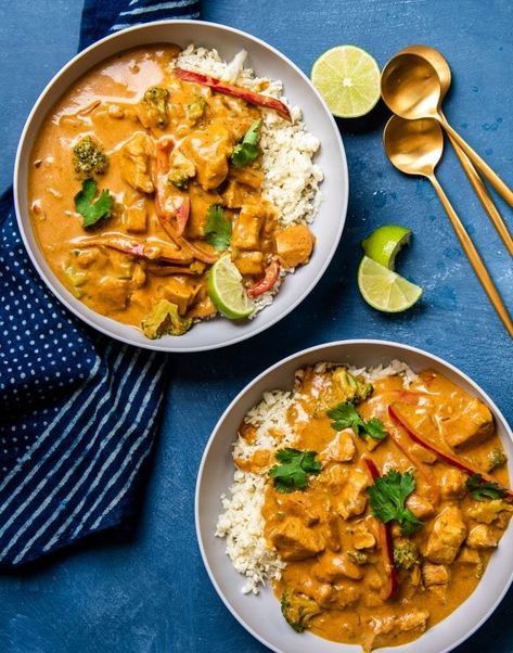 Hearty and Filling Pumpkin Curry With Chicken - Keto Karma Keto Karma, Zucchini Dishes, Skillet Pork Chops, Chicken Coconut, Pasta Skillet, Fall Dinners, Chicken Keto, Yellow Curry, Pumpkin Curry