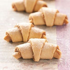 Horn Cookies, Walnut Cookie Recipes, Nut Rolls, Walnut Cookies, Croatian Recipes, Recipes Sweet, Italian Cookies, Xmas Cookies, Recipes Vegetarian