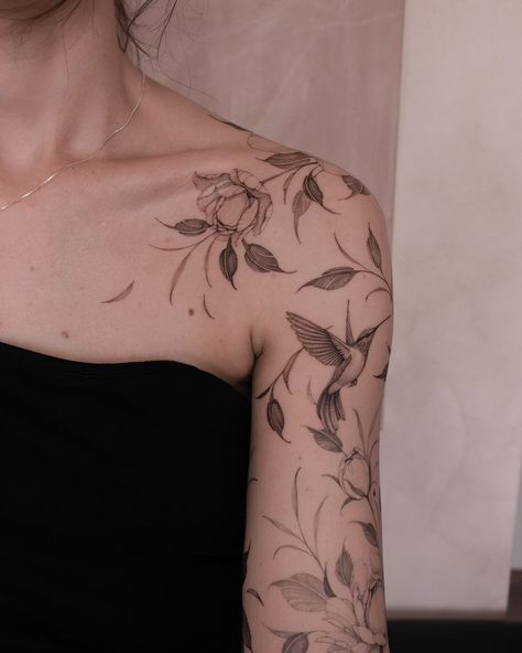 Hello Porto! I’m glad to inform you that I’ll be here for a few days, and you will be able to get the tattoo you have been dreaming about for so long 🥰 September 16-17 only For book a session or find out more information, please fill out the form at the link in my BIO 📩 Floral And Bird Sleeve Tattoo, Fallen Leaves Tattoo, Aspen Tattoo, November Tattoo, Willow Tattoo, Fall Leaves Tattoo, Bird And Flower Tattoo, Willow Tree Tattoos, Tattoos To Cover Scars