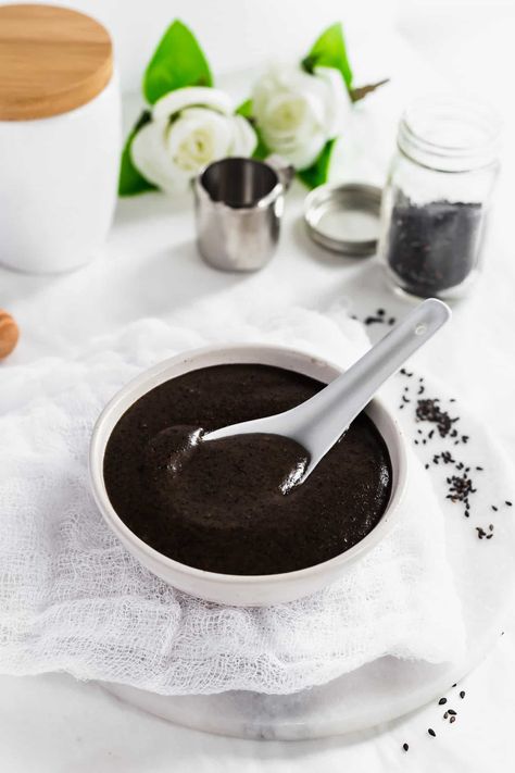 Mom's Black Sesame Paste Black Sesame Soup, Black Sesame Dessert, Chinese Dessert Recipe, Sesame Recipes, Sesame Seeds Recipes, Black Sesame Paste, Asian Soup Recipes, Sesame Paste, Sweet Soup