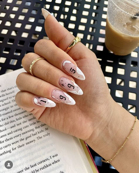 Simple And Elegant Nails, Classy Graduation Nails, Nails For Graduation Pictures, Nails For Graduation, Graduation Nail Art, Nails For 2023, Birthday Nail Art, Vegas Nails, Are Ideas