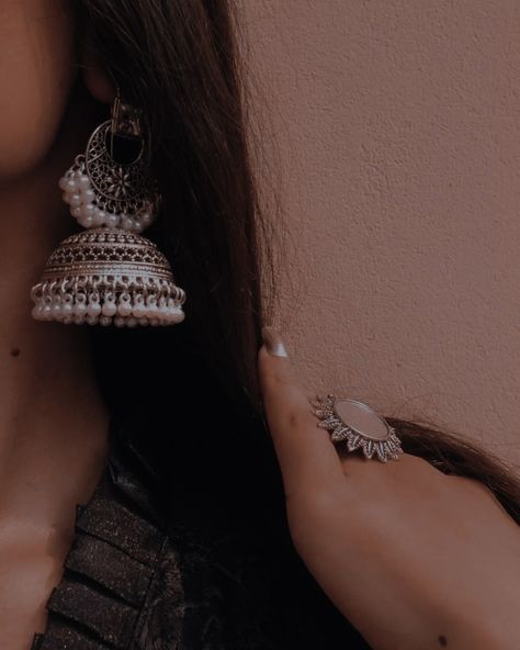 Poses In Jhumka, Desi Aesthetic Jhumka, Jhumka Aesthetic Photography, Aesthetic Pictures In Traditional, Girl In Traditional Dress Hidden Face, Jhumka Captions For Instagram In Hindi, Indian Jhumka Aesthetic, Jhumka Poses, Aesthetic Desi Captions For Instagram