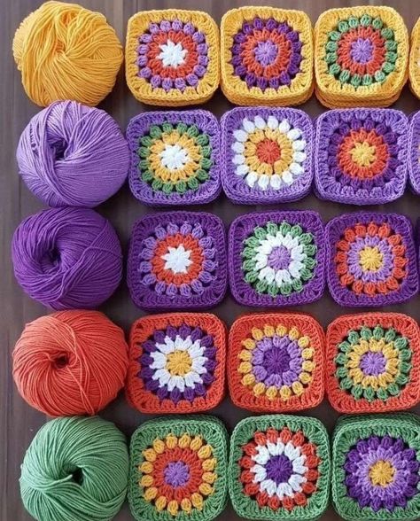 Multicolored Granny Square, Crochet Flower Granny Square Pattern, Granny Square Crochet Patterns Free, Mode Crochet, Crochet Handbags Patterns, Crochet Square Patterns, Granny Square Crochet Pattern, Crochet Square, Diy Crochet Projects