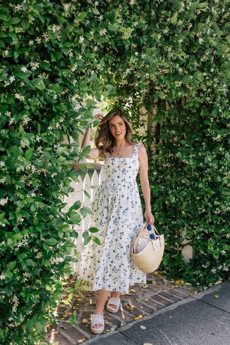 White Sundress Outfit, Sundress Outfit, Short Frocks, White Wrap Dress, Simple White Dress, Frock For Women, Julia Berolzheimer, Cotton Shirt Dress, Floral Sundress