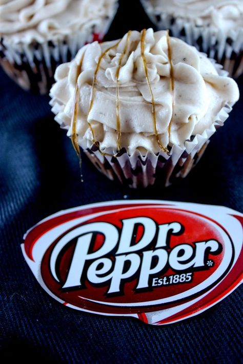 Dr. Pepper Cupcakes - great idea for my husband's birthday. He's a DP junkie! Dr Pepper Cupcakes, Husband Food, Delicious Sweets, Think Food, Eat Dessert First, Yummy Cupcakes, Dessert Cupcakes, Dr Pepper, Yummy Sweets