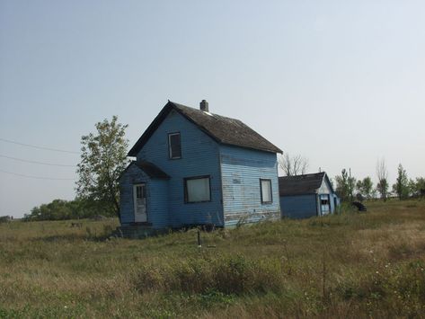 From how they started to how they faded away, each of these Minnesota ghost towns has a unique history. Old Abandoned Houses, Northern Minnesota, Haunted Houses, Ghost Town, Haunted Places, Interesting History, Abandoned Houses, Ghost Towns, Family Living