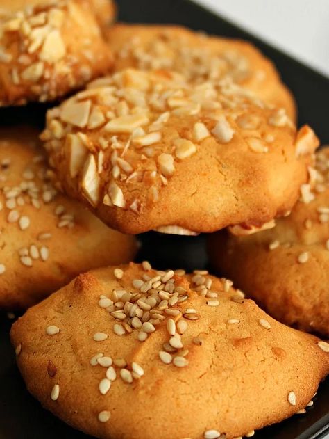 Rice Flour Cookies, Rice Flour Recipes, Honey Cakes, Honey Cookies, Ancient Recipes, No Flour Cookies, Egyptian Food, Honey Cake, Honey Recipes