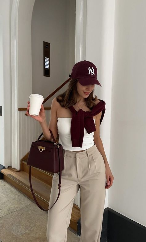 Maroon Outfit, Burgundy Outfit, Old Money Outfit, Money Outfit, Modest Summer Outfits, Old Money Outfits, Uni Outfits, Elegante Casual, Ootd Inspo