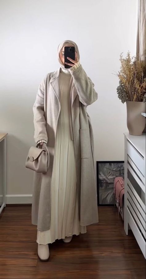 Winter Outfits Abaya, Hijabi Coat Outfit, Winter Outfits Muslim Women, Winter Abaya Outfits, Muslim Winter Outfits, Modest Winter Outfits Muslim, Hijab Outfit Winter, Hijabi Winter Outfits, Modest Outfits Muslim