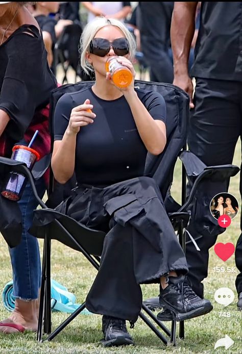 Kim K Soccer Mom, Soccer Mom Aesthetic, Gucci Clogs, Kim Kardashian Style Outfits, Yeezy Outfits, Yeezy Outfit Women, Yeezy Outfit, Safe House, Football Wags