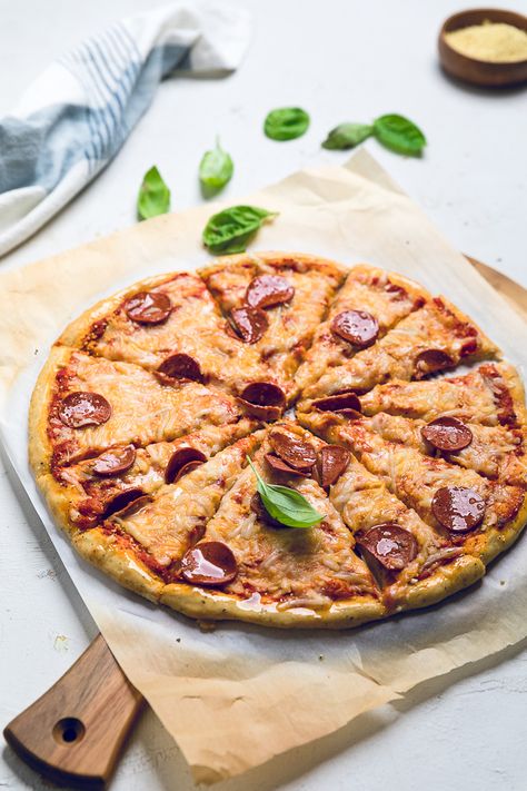 Dairy Free Pizza Crust, Vegetarian Pepperoni, Vegan Pepperoni Pizza, Vegan Pizza Recipes, Vegan Pepperoni, Dairy Free Pizza, Vegan Pizza Recipe, Pizza Pepperoni, Dairy Free Cheese