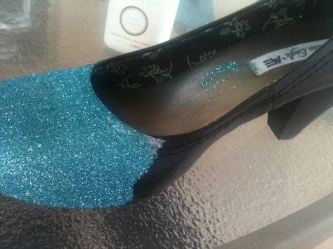 Glitter your entire shoe to make a bold statement. Glitter Shoes Heels, Diy Glitter Shoes, How To Make Glitter, Shoes Glitter, Diy Glitter, Sparkly Shoes, Sparkly Wedding, Holiday Shoes, My Wedding Day