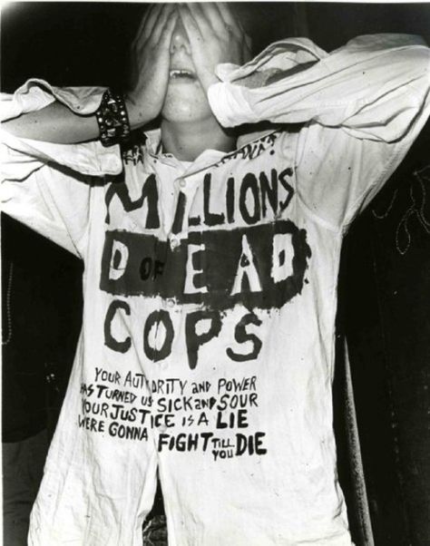 Vivienne Westwood Punk, Punks 70s, 80’s Punk, 70s Punk, Punk Movement, Punk Culture, Punk Poster, Punks Not Dead, Punk Shirt