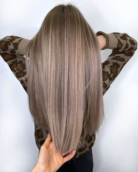 Ashy Light Brown, Brown Hair Balayage, Brown Blonde Hair, Hair Color Balayage, Hair Inspiration Color, Hair Inspo Color, Light Brown Hair, Hair Color Trends, Brown Hair Colors