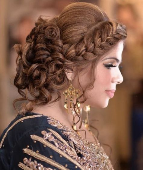 Makeup Art | Sara Irfan Bridal Jora Hairstyle Pakistani, Jora Hairstyle For Wedding, Hair Styles Jora, Gharara Hairstyles, Jora Hairstyle Pakistani, Hairstyle On Gharara, Hairstyles On Gharara, Jura Hairstyle, Jora Hairstyle