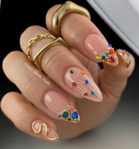 Nail Designs With Jewels Rhinestones, Studded Nail Art, Gold Nails With Gems, Rainbow Rhinestone Nails, Gemmed Nails, Jeweled Nails Designs, Nails With Gems Simple, Crystal Placement On Nails, Almond Nails With Gems