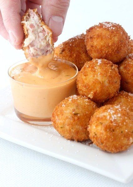 reuben-fritter-dip-med Corned Beef Fritters, Corned Beef Recipes Crock Pot, Easy Irish Recipes, Corned Beef Leftovers, Beef Appetizers, Canned Corned Beef, Irish Desserts, Traditional Sweets, Corned Beef Recipes