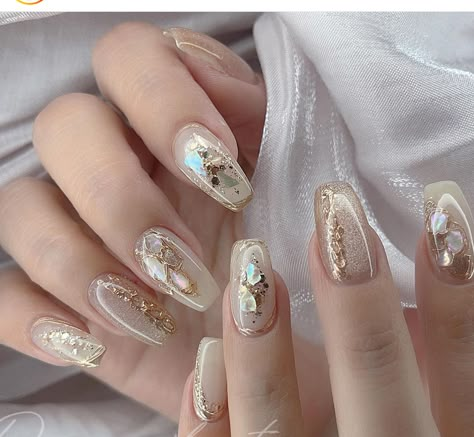 Nail Art Pengantin, Kuku Wedding, Gold Sparkle Nails, Bride Nail, Nails Business, Classy Nail Art Ideas, Korean Nail Art, Bridal Nail Art, Hello Nails