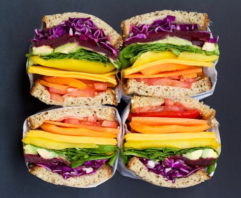 Rainbow Smoothie Recipes, Sandwich Gourmet, Rainbow Sandwich, Rainbow Bagel, Veggie Bowl Recipe, Veggie Flatbread, Bagel Spread, Reflux Recipes, Sandwich Wraps Recipes