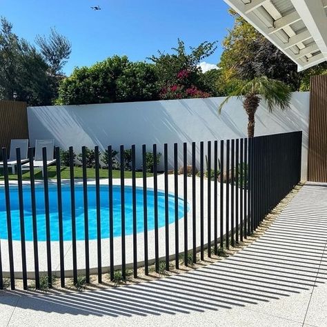 24 Best Swimming Pool Fence Ideas | Pool Barrier Ideas - Hello Lidy Swimming Pool Fence Ideas, Pool Fencing Landscaping, Pool Bbq Area, Diy Pool Fence, Swimming Pool Fence, Pool Fence Ideas, Fence Around Pool, Shadow Pic, Pool Makeover