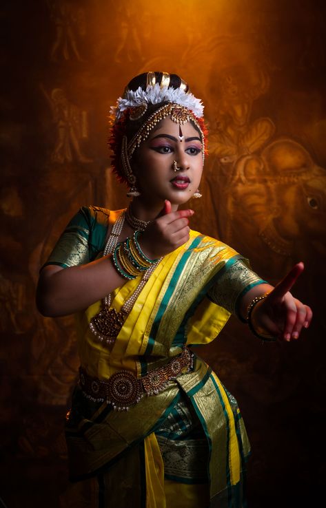 Indian classical dance Indian Classical Dance Photography, Sitting Dance, Classical Dance Photography, Bharatanatyam Costume, Bharatanatyam Poses, Canvas Art Painting Acrylic, Indian Classical Dance, Dance Makeup, Classical Dance