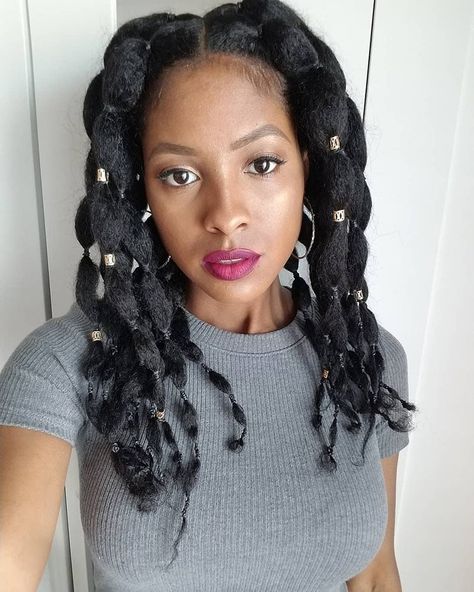 30 Popular Bubble Braid Hairstyles to Try in 2023 - The Trend Spotter Detangling Natural Hair, Parting Hair, Natural Hair Moisturizer, Clear Hair, Breaking Hair, Marley Hair, Bubble Braids, Braids Hairstyles Pictures, Braided Ponytail Hairstyles