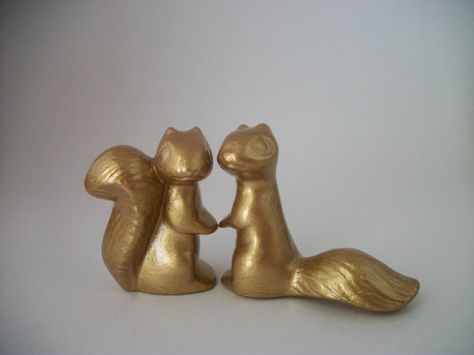 Vintage Gold Ceramic Squirrels Wedding Cake Topper or Home or Garden Decor Gold Reception, Gold Cake Topper Wedding, Wedding Vase Centerpieces, Copper Wedding, Gold Bridal Showers, Wedding Cakes Vintage, Trendy Wedding Dresses, Gold Ceramic, Rustic Invitations