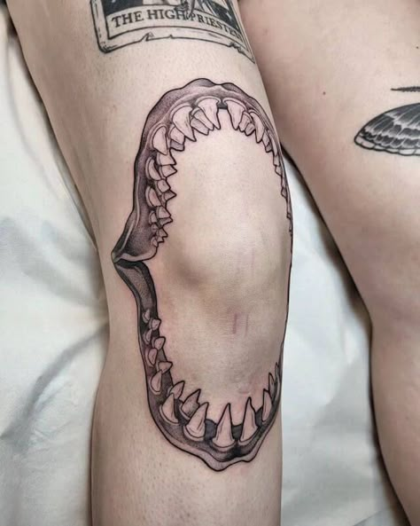 Dive into the World of Ink: 10 Mesmerizing Shark Tattoo Designs Tattoos Shark, Sea Tattoo Sleeve, Small Shark Tattoo, Traditional Shark Tattoo, Shark Tooth Tattoo, Tooth Tattoo, Insect Tattoo, Sick Tattoo, Shark Tattoo