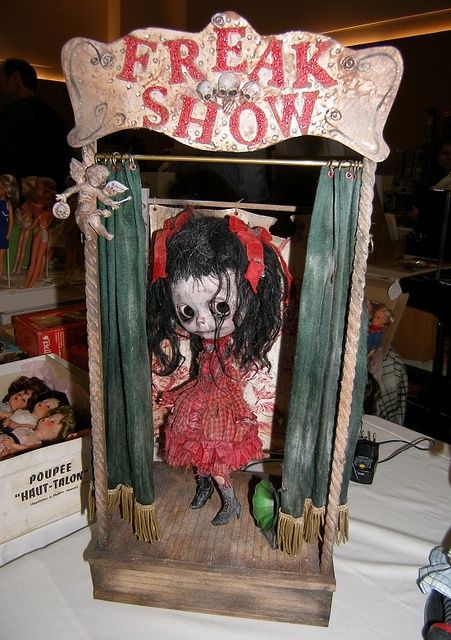 Haunted Carnival, Creepy Baby Dolls, Creepy Carnival, Halloween Circus, Creepy Doll, Creation Art, Scary Dolls, Wild Apple, Gothic Dolls