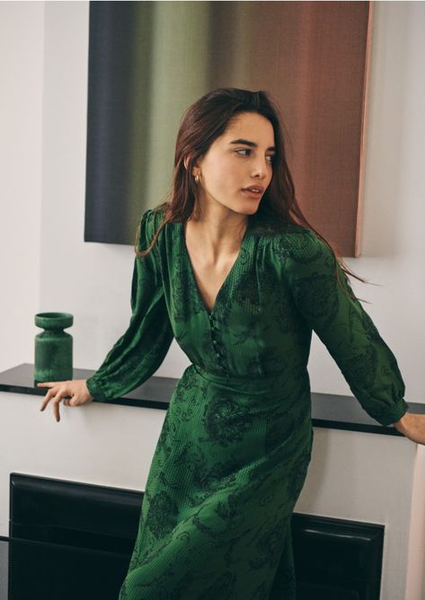 Covered Dresses, Green Long Sleeve Bohemian Robe, Long Velvet Dress Zara, Spidey Sona, Green Long Floral Print Robe, Tara Jarmon Dress, Zara Green A-line Maxi Dress, Fancy Items, Elegant Dresses Classy Vintage