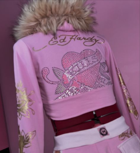 ⋆𐙚₊˚⊹♡🎀🌟 Up-Cycled Pink Ed Hardy Hoodie Set 🌟🎀⋆౨ৎ˚⟡˖ ࣪ 🪡Details: NO Raw Edges | Available for Purchase | Size S-M | Gold Lined Hoodie | Faux Fur | Functional Pockets🪡 🛍️Custom Clothing Commission are Open - Sign up Form Located on my page or through DMs🛍️ ⋆𐙚₊˚⊹♡ 🩷*Located In Toronto / Out of Country + City Clients Welcomed*🩷 #edhardyrework #edhardy #rave #raveoutfit #festival #festivaloutfit #custommade #customclothing #vintagerework #edhardy #edhardytattoo #edhardyclothing #2000sera #200... Ed Hardy Hoodie, Ed Hardy Tattoos, Open Sign, Open Signs, Lined Hoodie, Hoodie Set, Custom Clothing, Ed Hardy, Rave Outfits