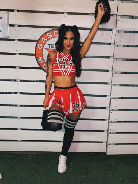 Scary Cheerleader Costume, Dead Cheerleader Costume, Halloween Cheerleader Costume, Zombie Cheerleader Halloween, Halloween Cheerleader, Zombie Cheerleader Costume, Cheerleader Halloween, Cheerleader Halloween Costume, Maquillage Halloween Simple