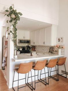 Minimalist Apartment Decor, Boho Apartments, Apartment Decorating Living, Small Apartment Kitchen, Minimalist Apartment Style, First Apartment Decorating, Condo Kitchen, Minimalist Apartment, Future Apartment Decor