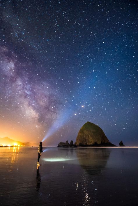 Rachel Jones, Cannon Beach Oregon, Night Sky Photography, Star Photography, Landscape Photography Tips, Cannon Beach, Destination Voyage, Urban Landscape, Instagram Foto