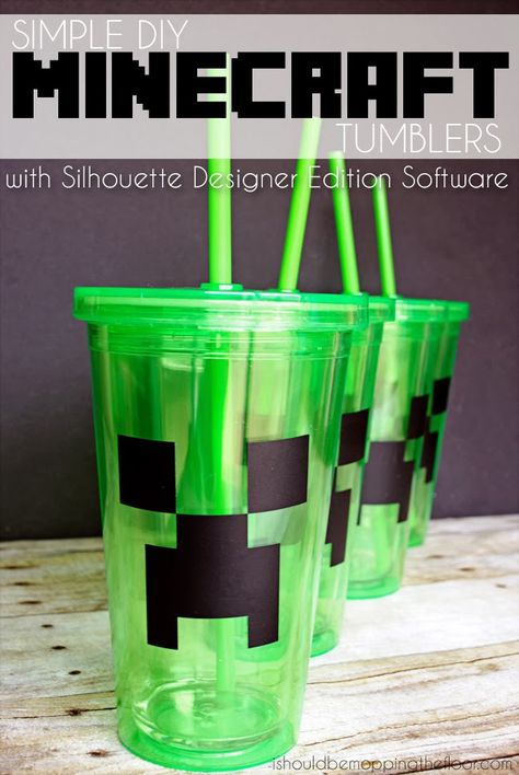 DIY Minecraft Cups with DollarTree tumblers. Minecraft Birthday Favors, Minecraft Tumbler Ideas, Girl Minecraft Party, Girls Minecraft Birthday Party, Minecraft Party Favor Ideas, Minecraft Birthday Party Favors, Minecraft Tumbler, Surprise Minecraft, Gaming Birthday Party