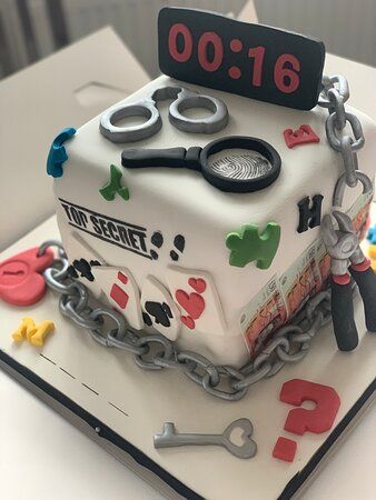 Spy Cake, Escape Room Themes, Room Escape Games, Escape Room For Kids, 13 Birthday Cake, Spy Party, Escape Games, East Riding Of Yorkshire, 9th Birthday Parties