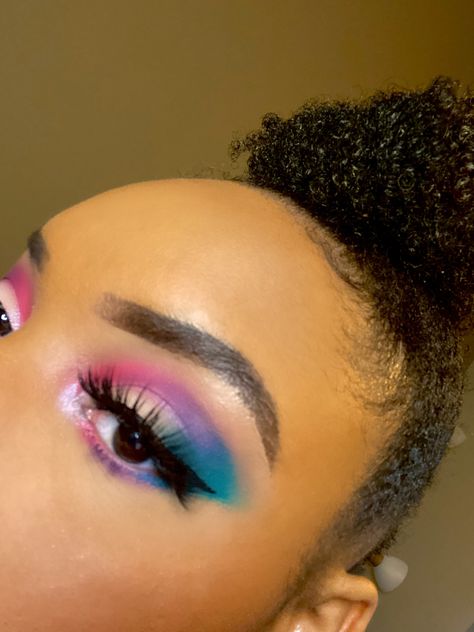 Bi Eyeshadow, Vibrant Eyeshadow Looks, Ombré Eyeshadow, Bi Pride Makeup, Eyeshadow Black Women, Cotton Candy Eyeshadow, Bisexual Makeup, Bisexual Pride Makeup, Bisexual Eyeshadow