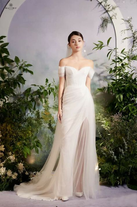 Hanbok Wedding Dress, Goddess Bride, Wedding Gown Off Shoulder, Custom Bridal Dress, Bridal 2023, Hanbok Wedding, Simple Wedding Dress Short, Wedding Gown Simple Elegant, Wedding Dresses Whimsical